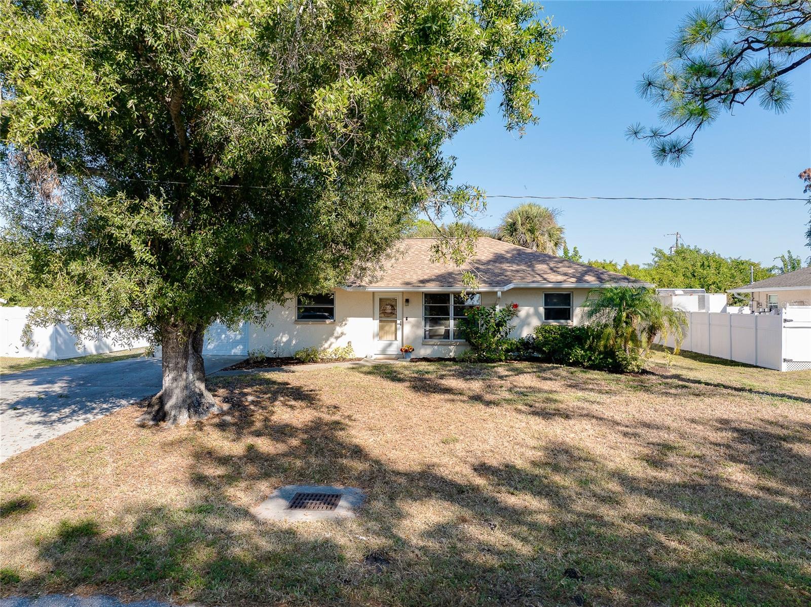 SOUTH VENICE - Residential