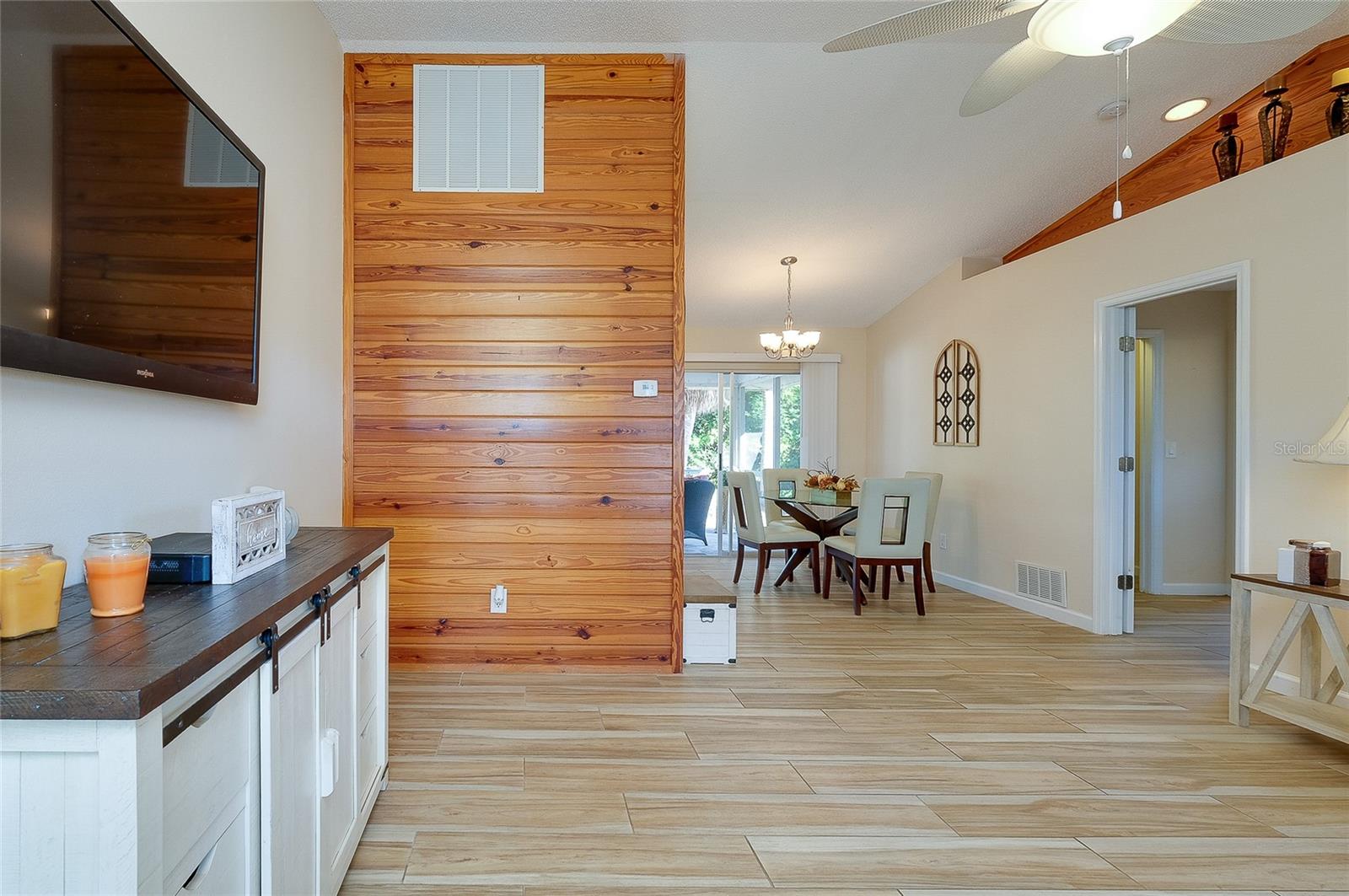 SOUTH VENICE - Residential