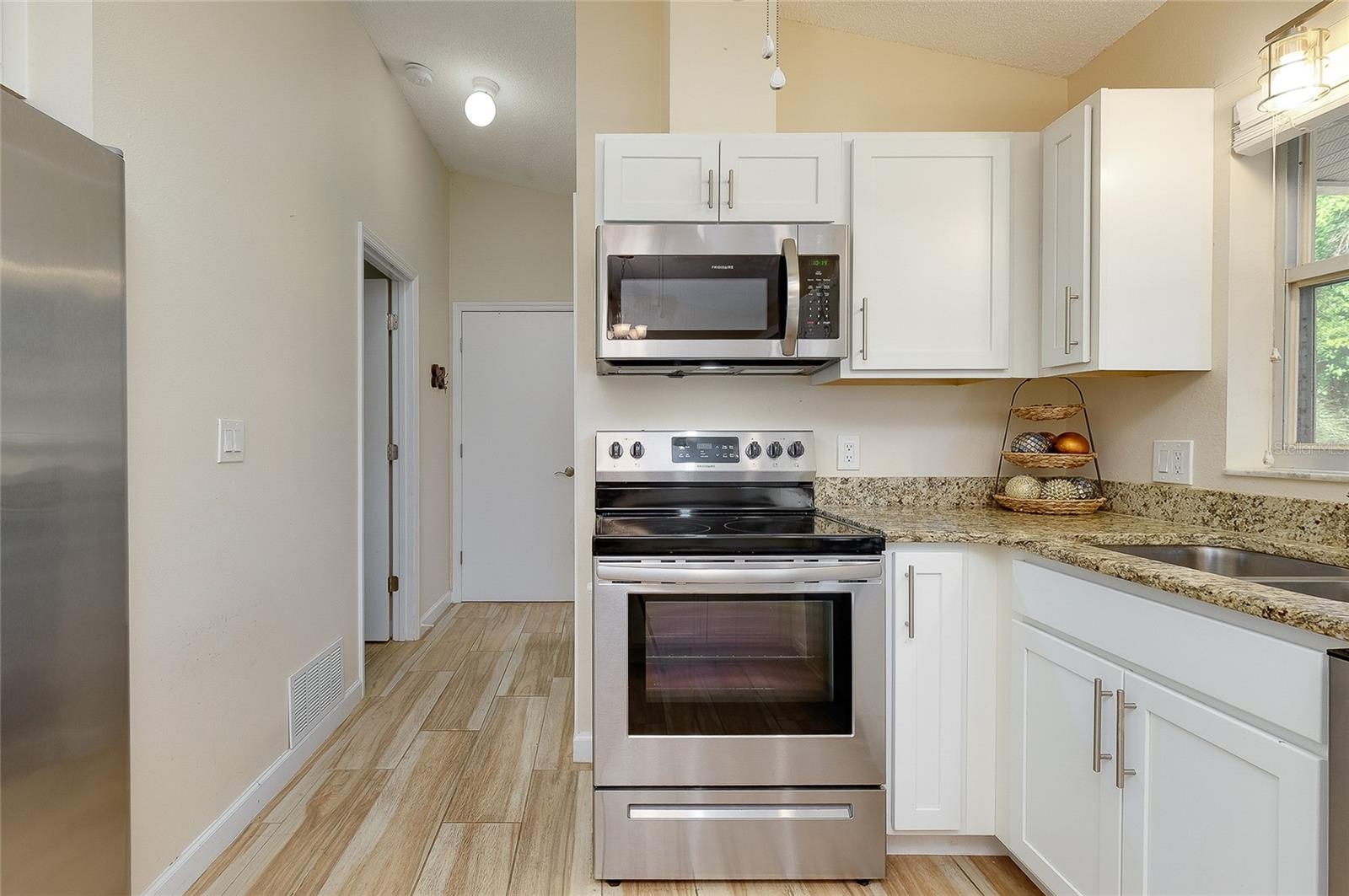 SOUTH VENICE - Residential