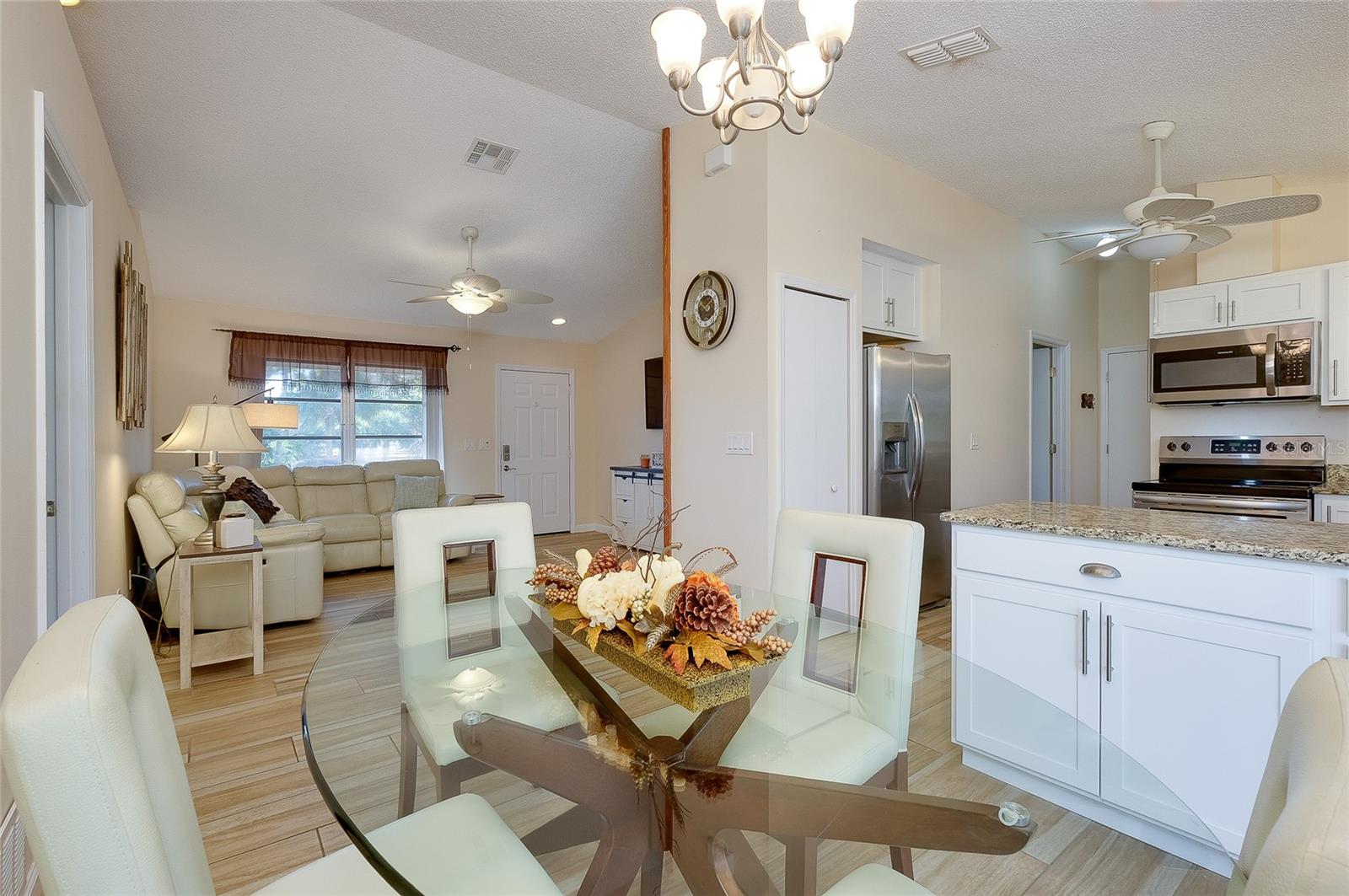 SOUTH VENICE - Residential