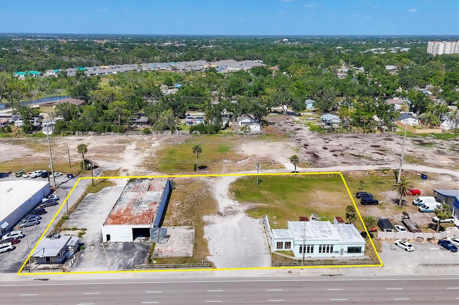 NOT FLOOD ZONE • CI ZONING • PRIME COMMERCIAL OPPORTUNITY ON TAMIAMI TRAIL
Welcome to 2225 S Tamiami Trail, a premier commercial property in one of Venice, Florida’s most desirable and high-traffic corridors. Zoned Commercial Intense (CI), this parcel offers unmatched visibility and accessibility at a key intersection leading directly to the fast-growing Wellen Park community and CoolToday Park.
58,500 AADT (2024 traffic count) ensures constant exposure
Public water & sewer available
Environmentally cleared site – ready for immediate development
Not in a flood zone
Completed survey & approved site plan included
The local market is thriving, with a population of 9,290 in the immediate area and 51,285 in greater Venice, both projected to grow by over 13–15 from 2024–2029. A median household income of $74,252 further reflects the area’s strong and stable economic base.
Just minutes from world-class beaches, golf courses, and lifestyle amenities, this property combines commercial opportunity with lifestyle appeal.
Bonus: The landlord is open to a partial build-out, offering additional flexibility for your business vision.
Don’t miss this rare chance to secure a versatile site in a booming market. Schedule a showing today to explore the potential of 2225 S Tamiami Trail!