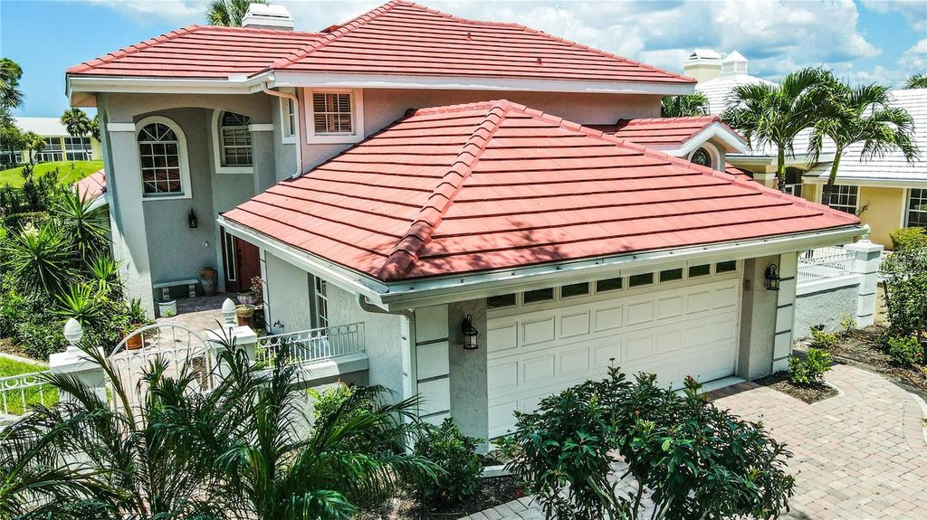 Photo of 404 Cardiff Road, Venice, FL 34293 (MLS # N6140131)