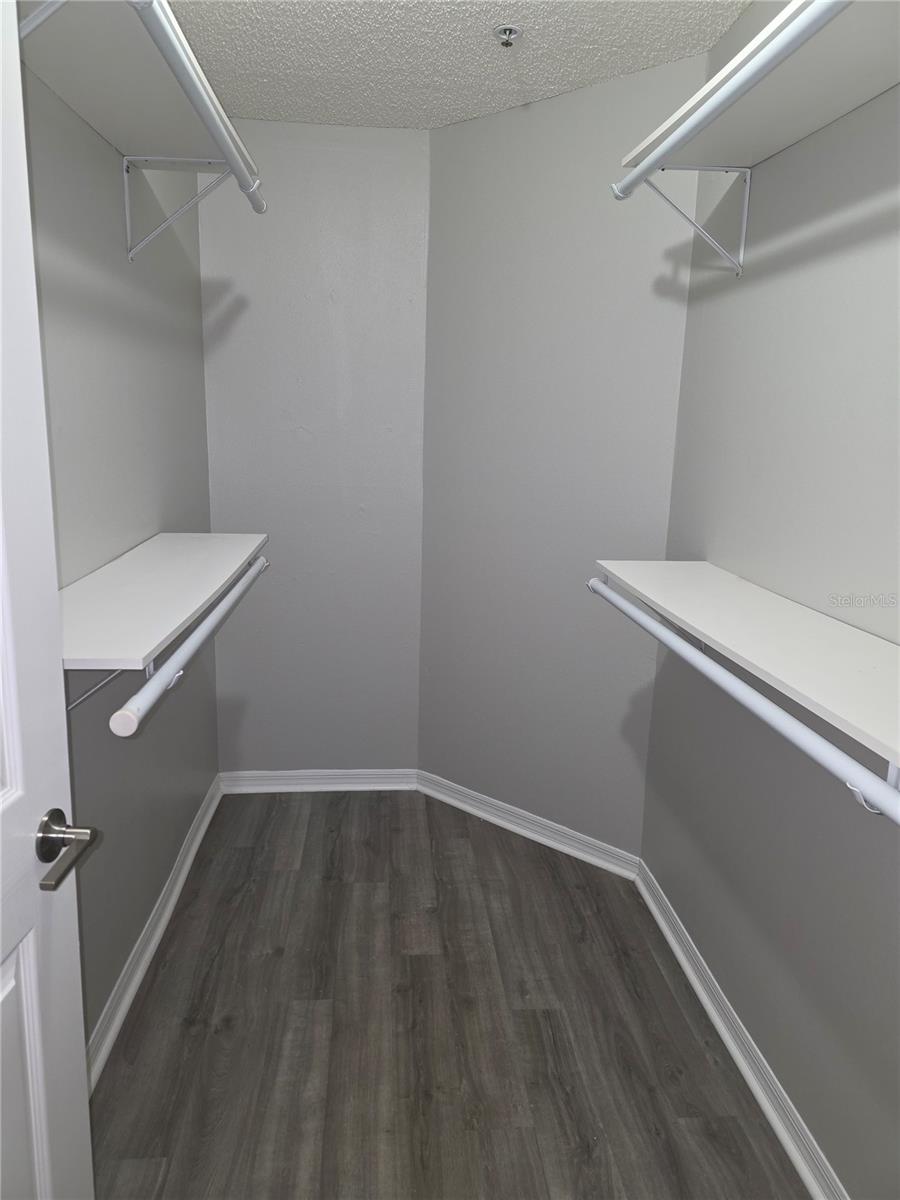 VINTAGE GRAND - Residential Lease