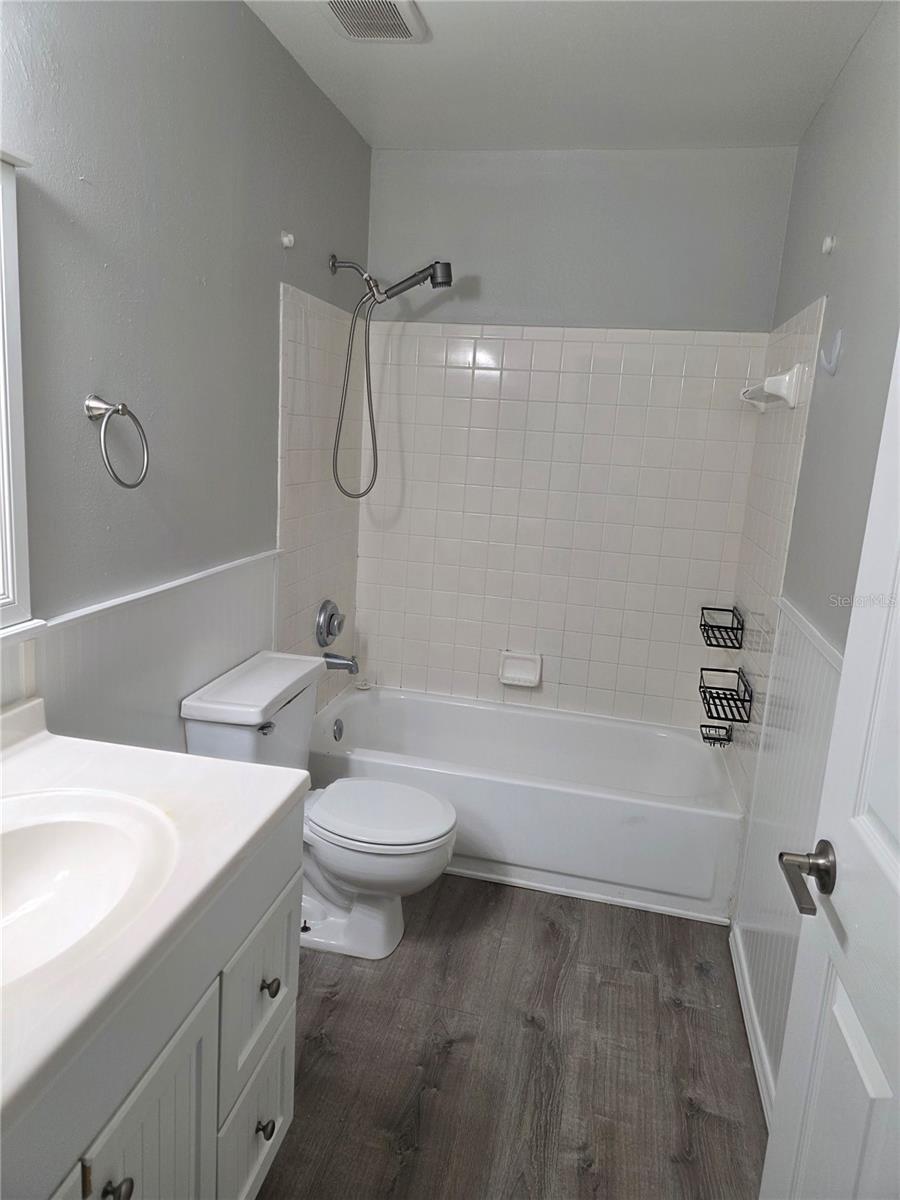 VINTAGE GRAND - Residential Lease