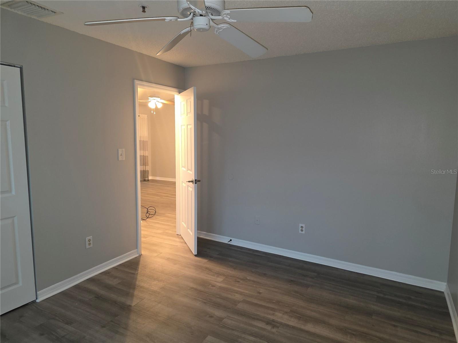 VINTAGE GRAND - Residential Lease