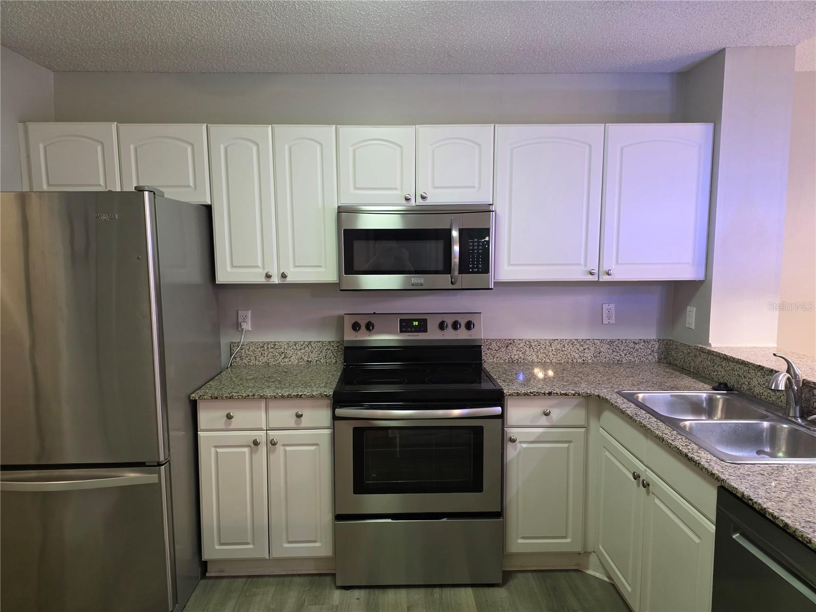 VINTAGE GRAND - Residential Lease