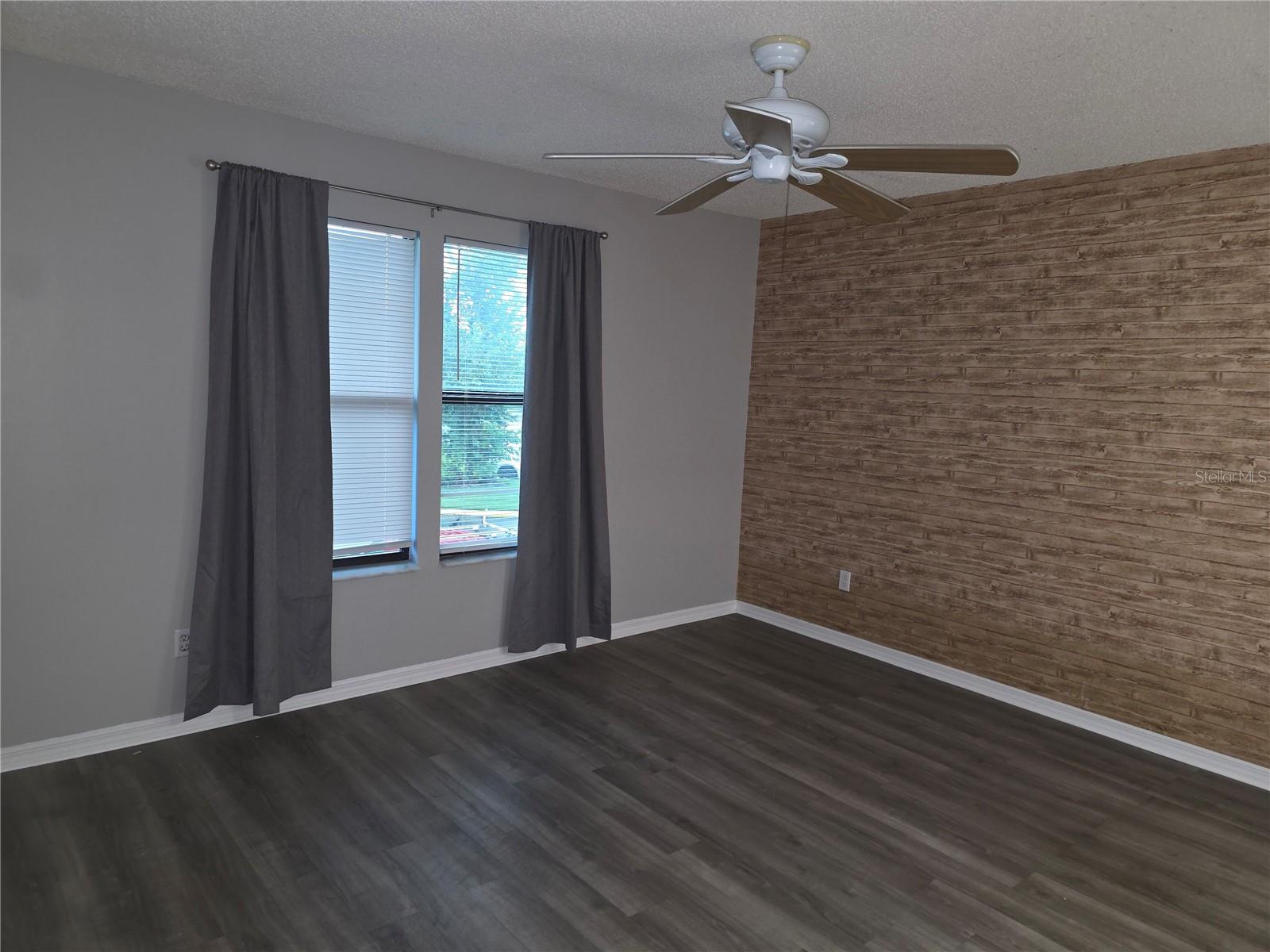 VINTAGE GRAND - Residential Lease