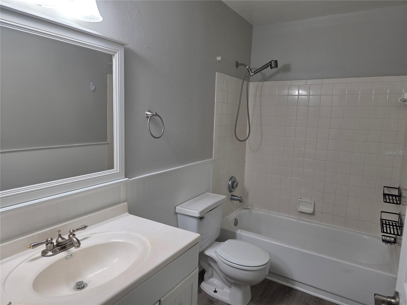 VINTAGE GRAND - Residential Lease