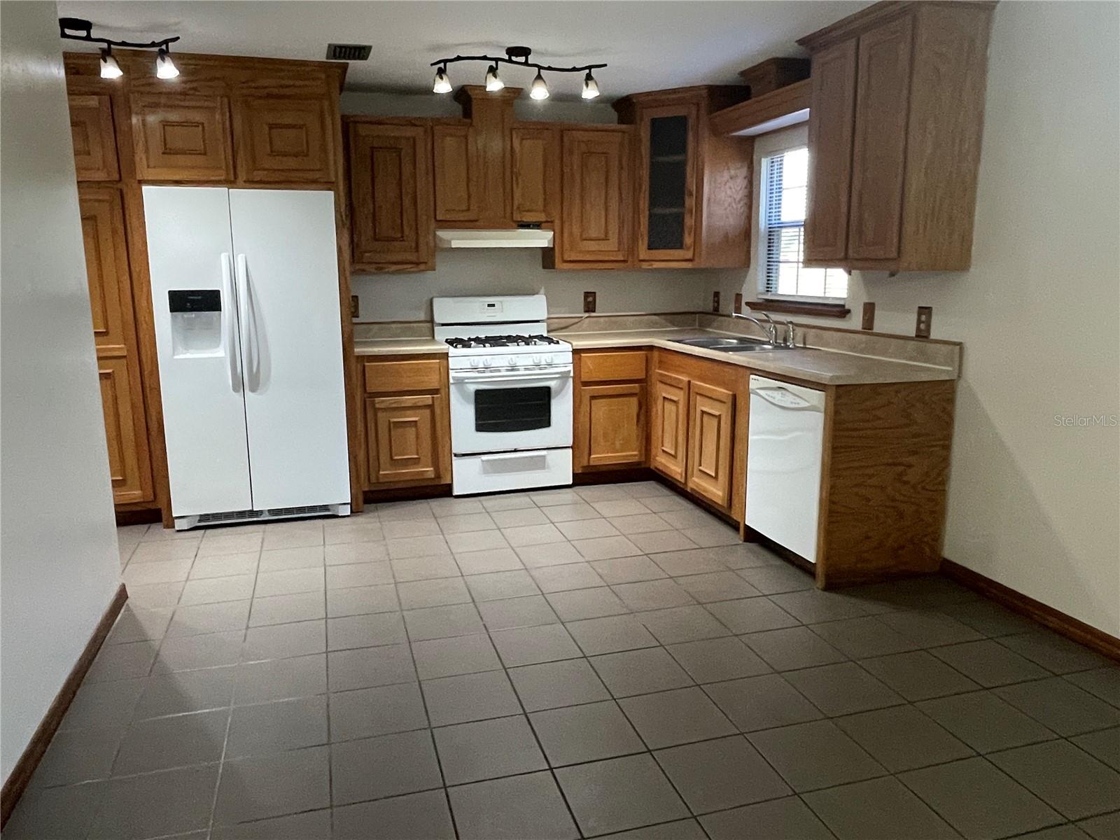 VALWOOD - Residential Lease