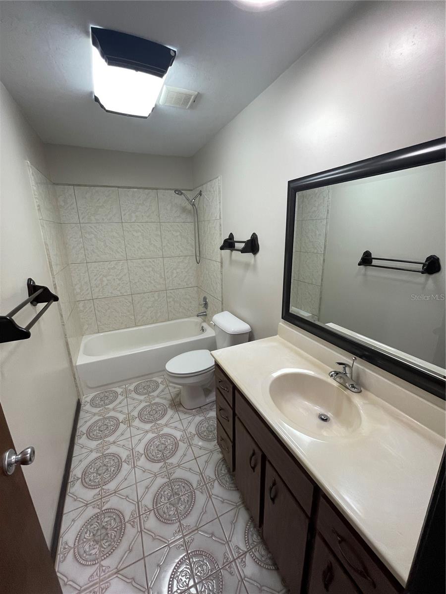 VALWOOD - Residential Lease