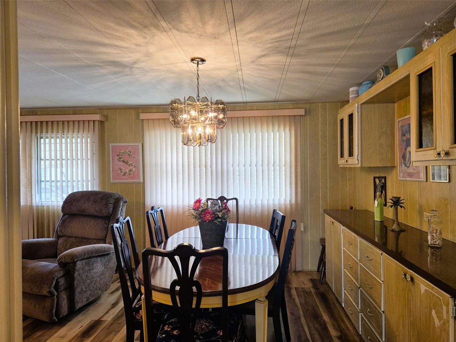 OAKWOOD MANOR - Residential