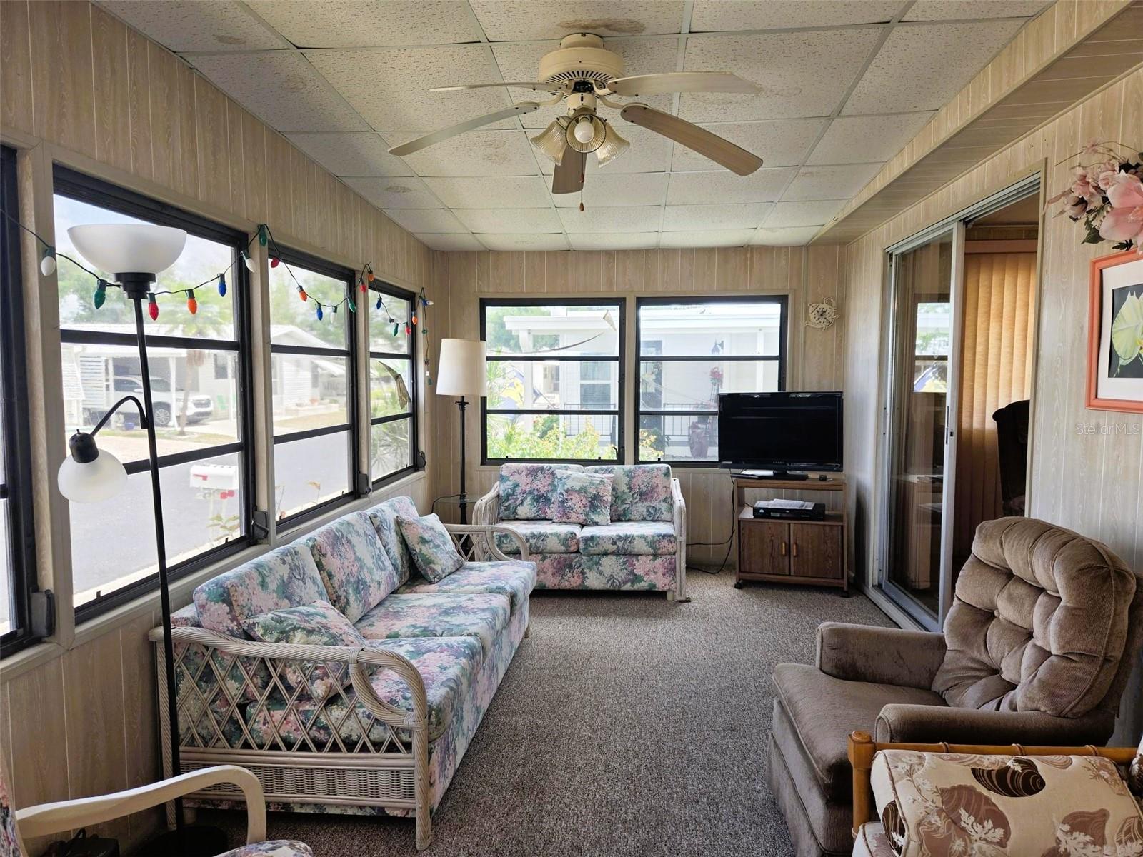 OAKWOOD MANOR - Residential