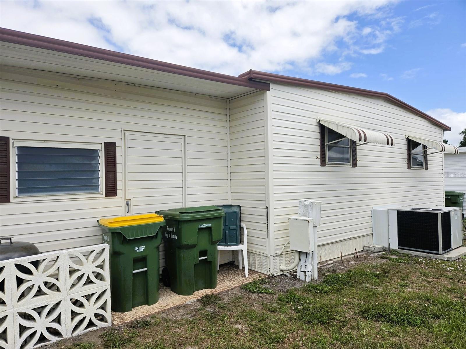 OAKWOOD MANOR - Residential