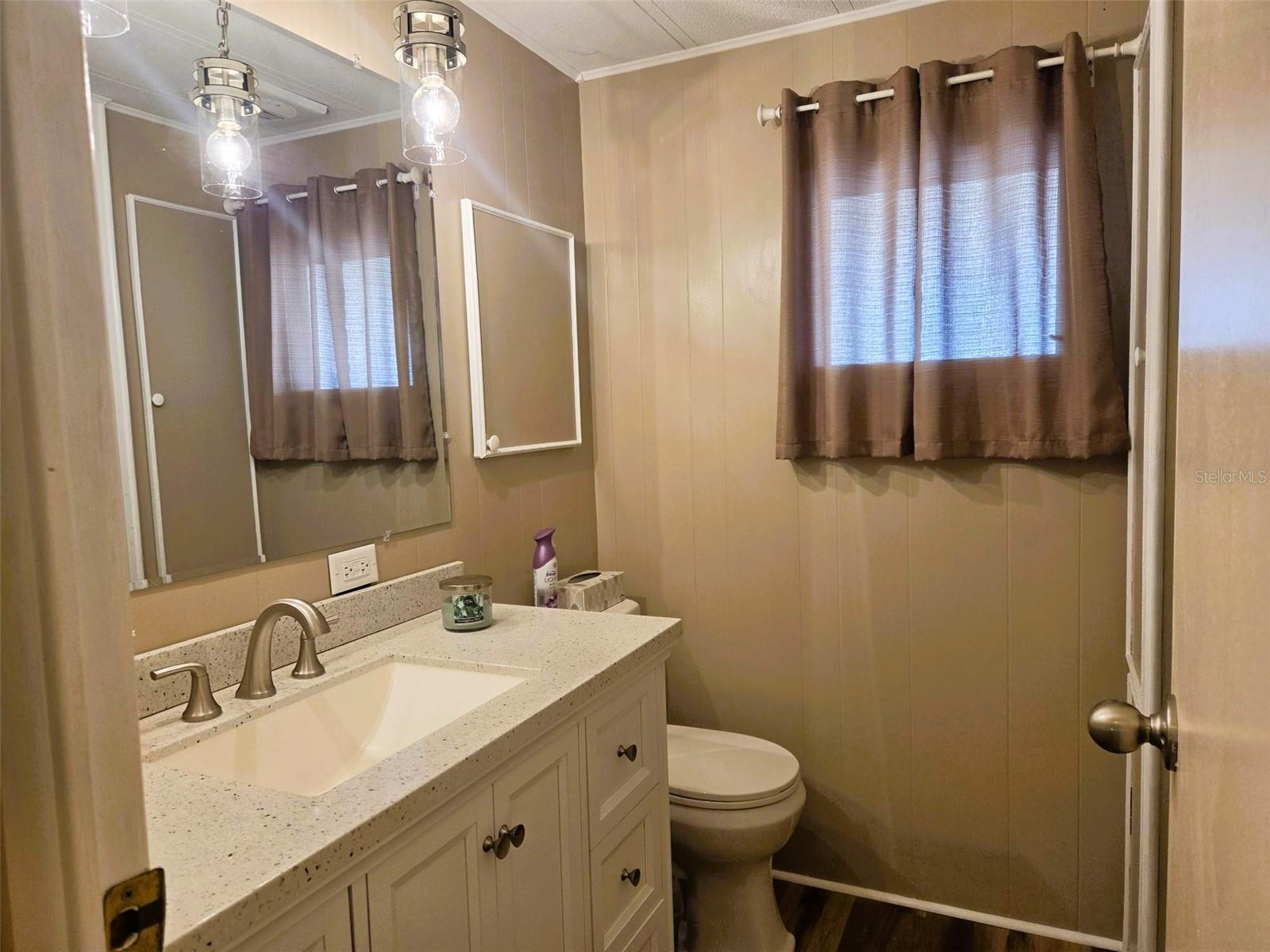 OAKWOOD MANOR - Residential