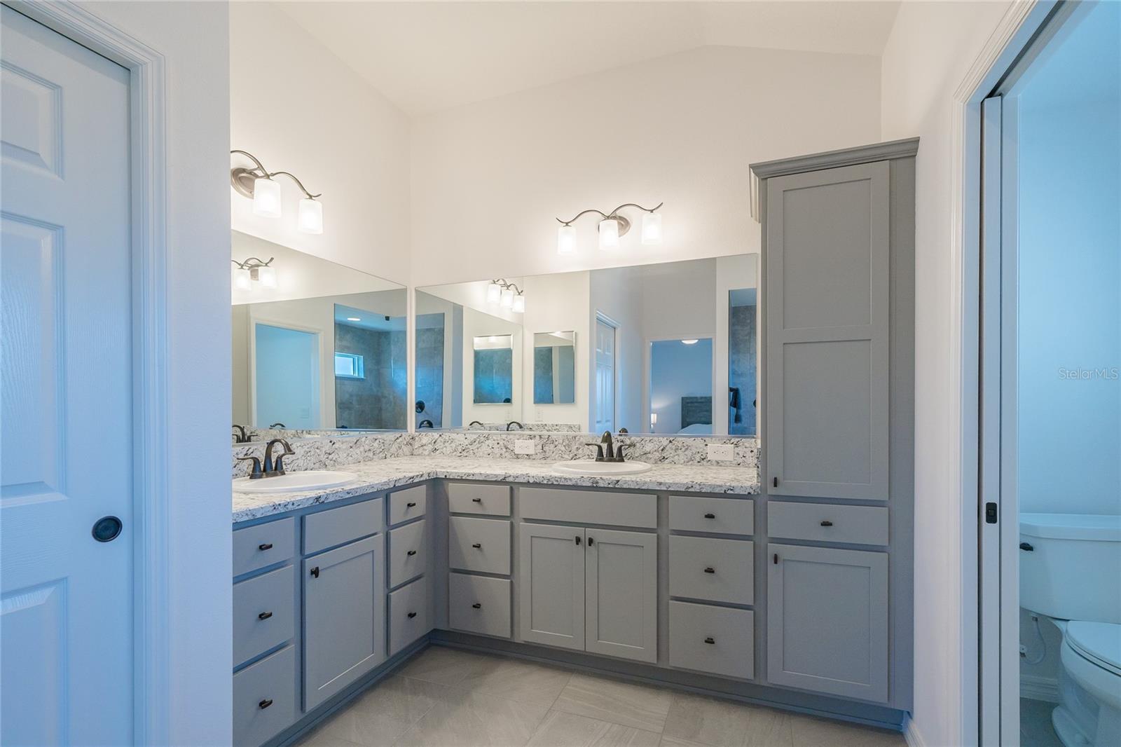 OXFORD OAKS PHASE TWO - Residential