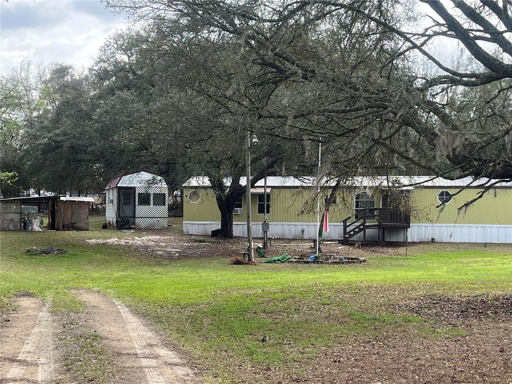 Photo of 10330 NE 90th Street, Bronson, FL 32621 (MLS # GC538390)