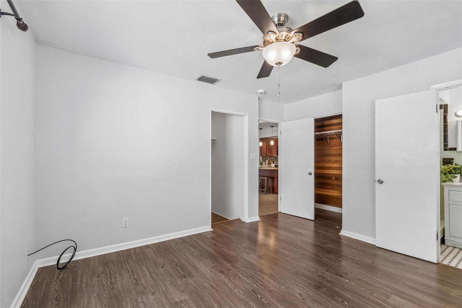 VALENCIA PARK - Residential