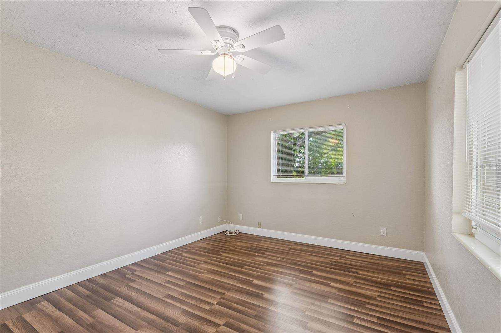 VALENCIA PARK - Residential