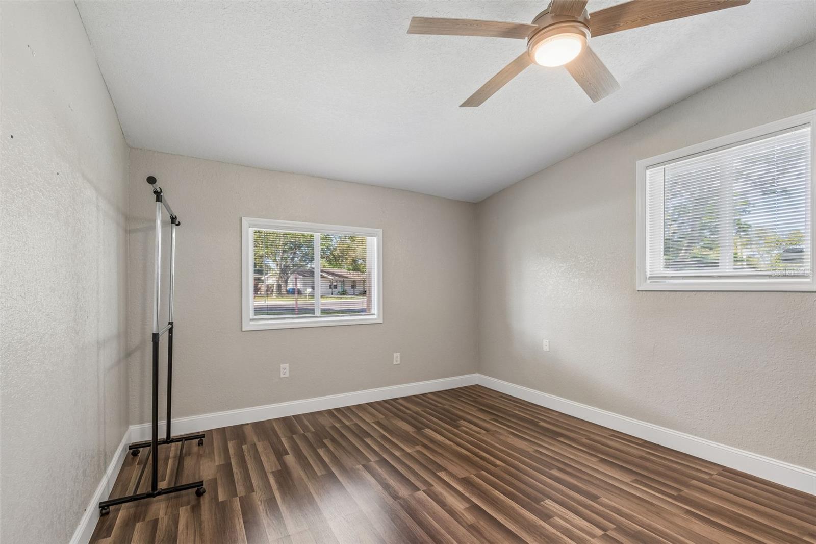 VALENCIA PARK - Residential