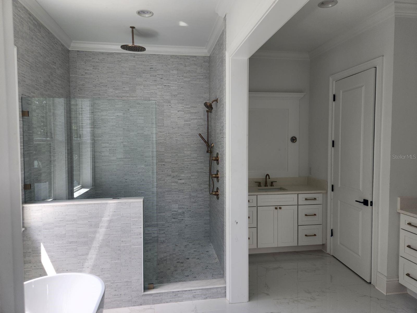 Photo 6 of 11 of 210 CATALAN BOULEVARD NE house
