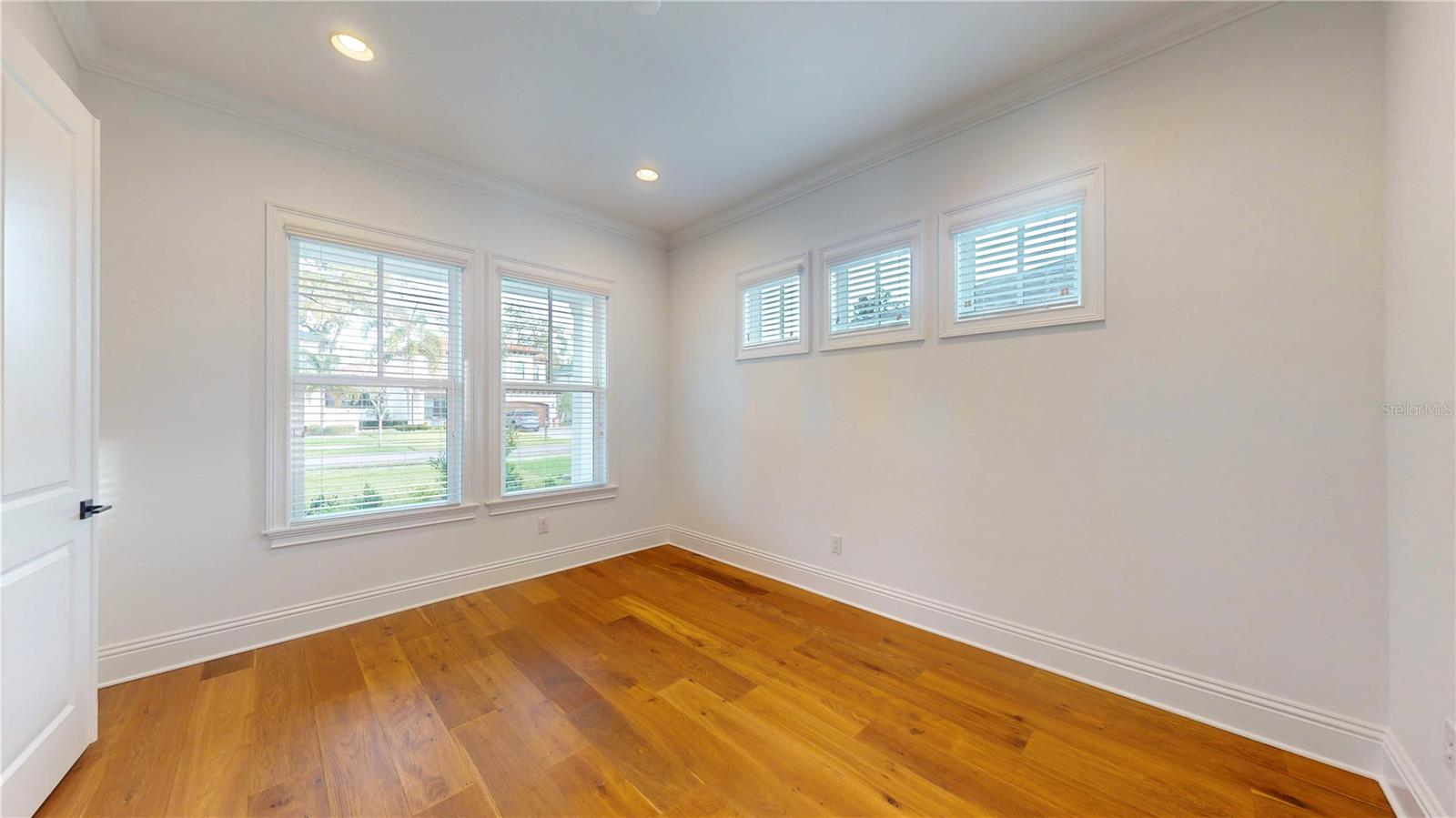 SNELL ISLE BRIGHTBAY - Residential