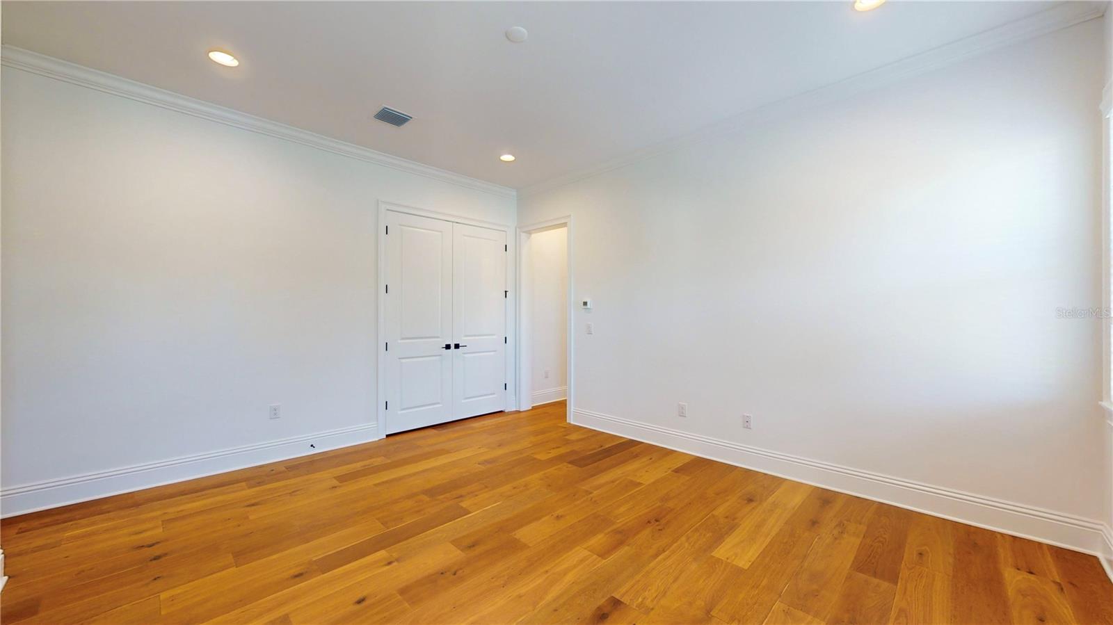 SNELL ISLE BRIGHTBAY - Residential