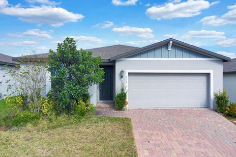 A home in WINTER HAVEN