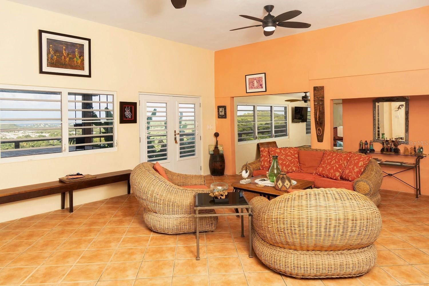 LOS CHIVOS - Residential