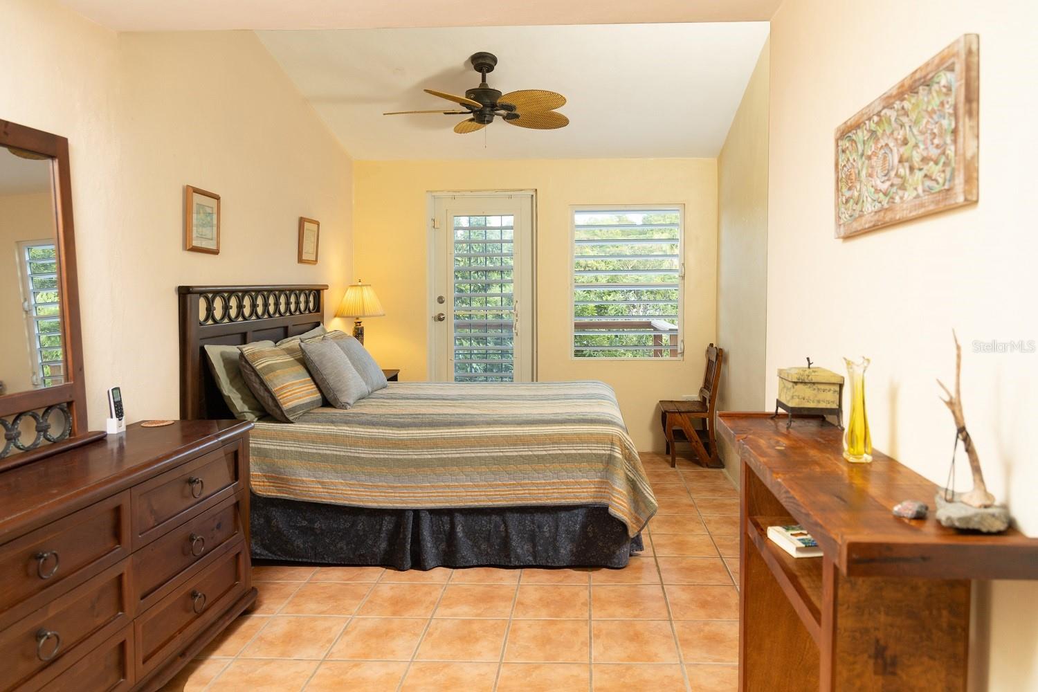 LOS CHIVOS - Residential