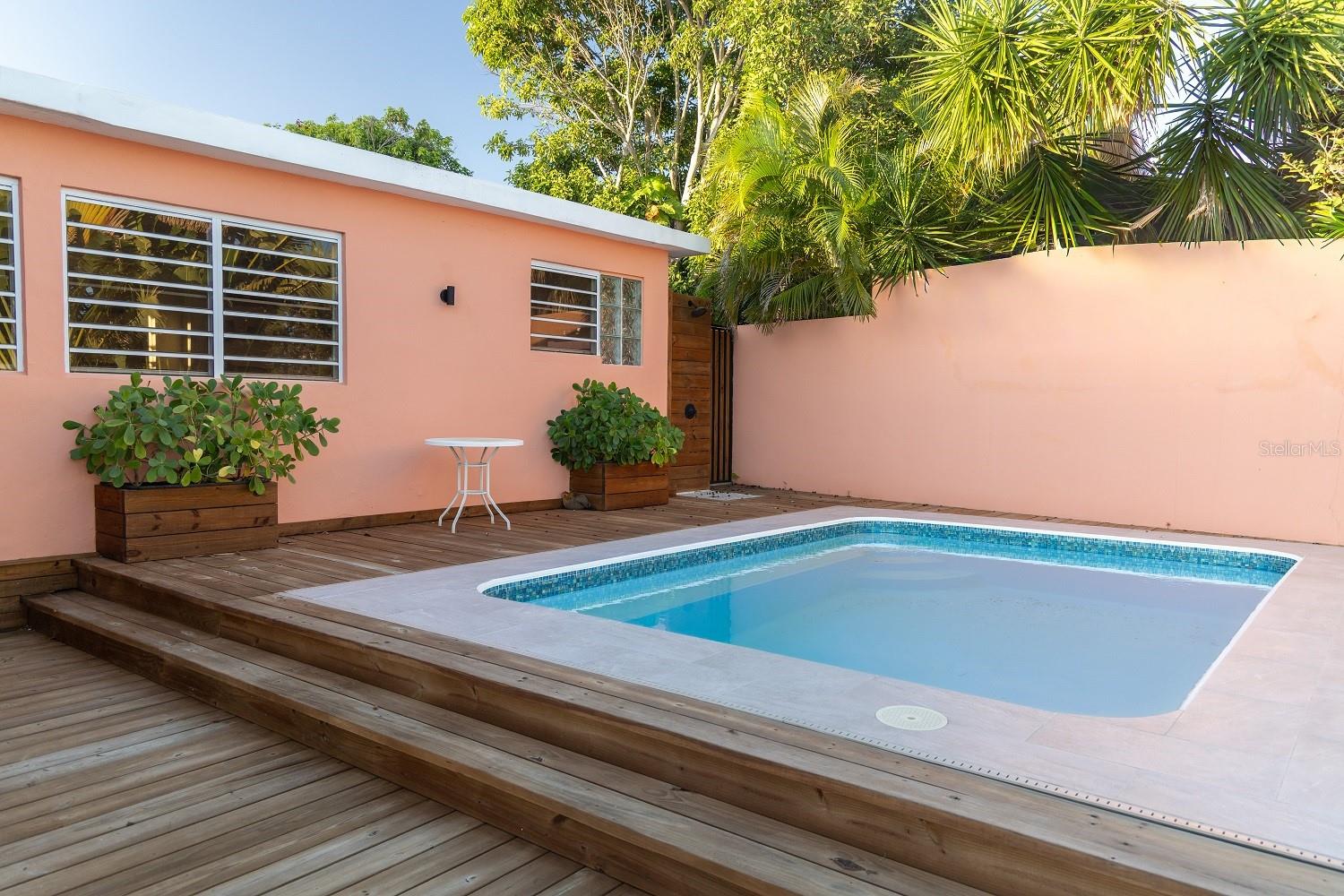 LOS CHIVOS - Residential