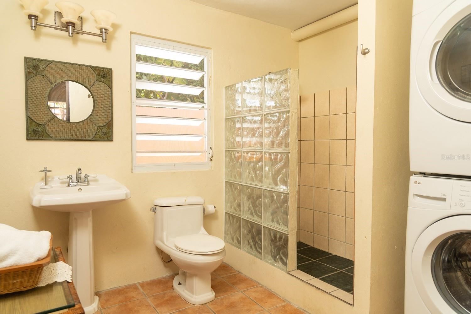 LOS CHIVOS - Residential