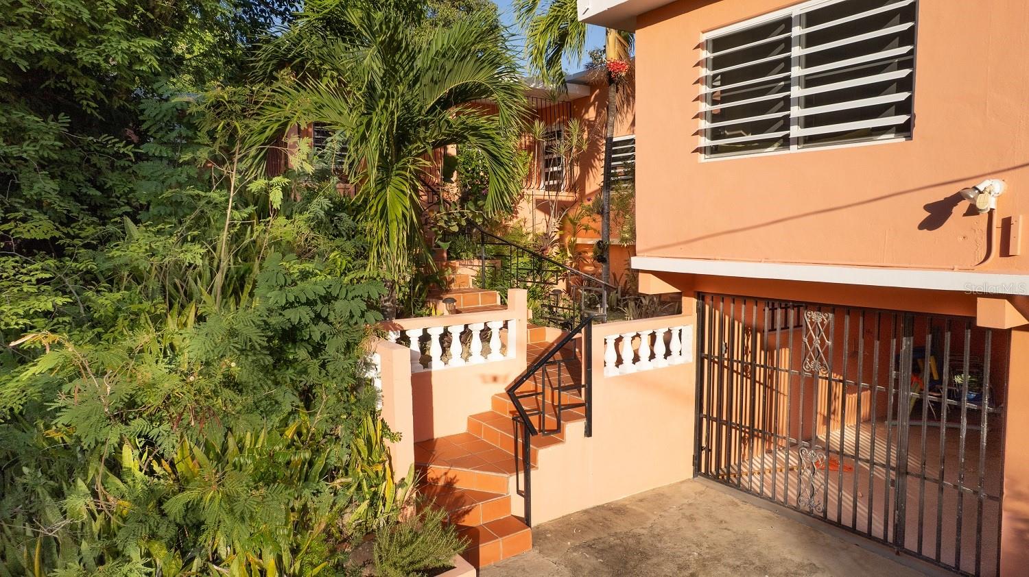 LOS CHIVOS - Residential