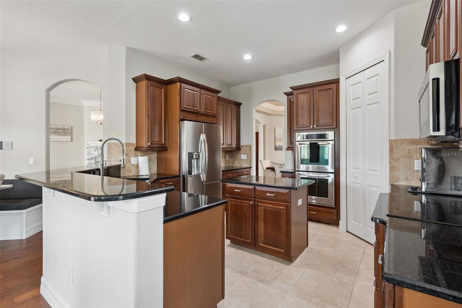 BRONSONS LNDGS F & M - Residential