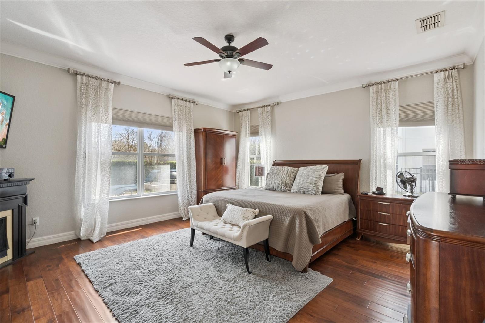 BRONSONS LNDGS F & M - Residential