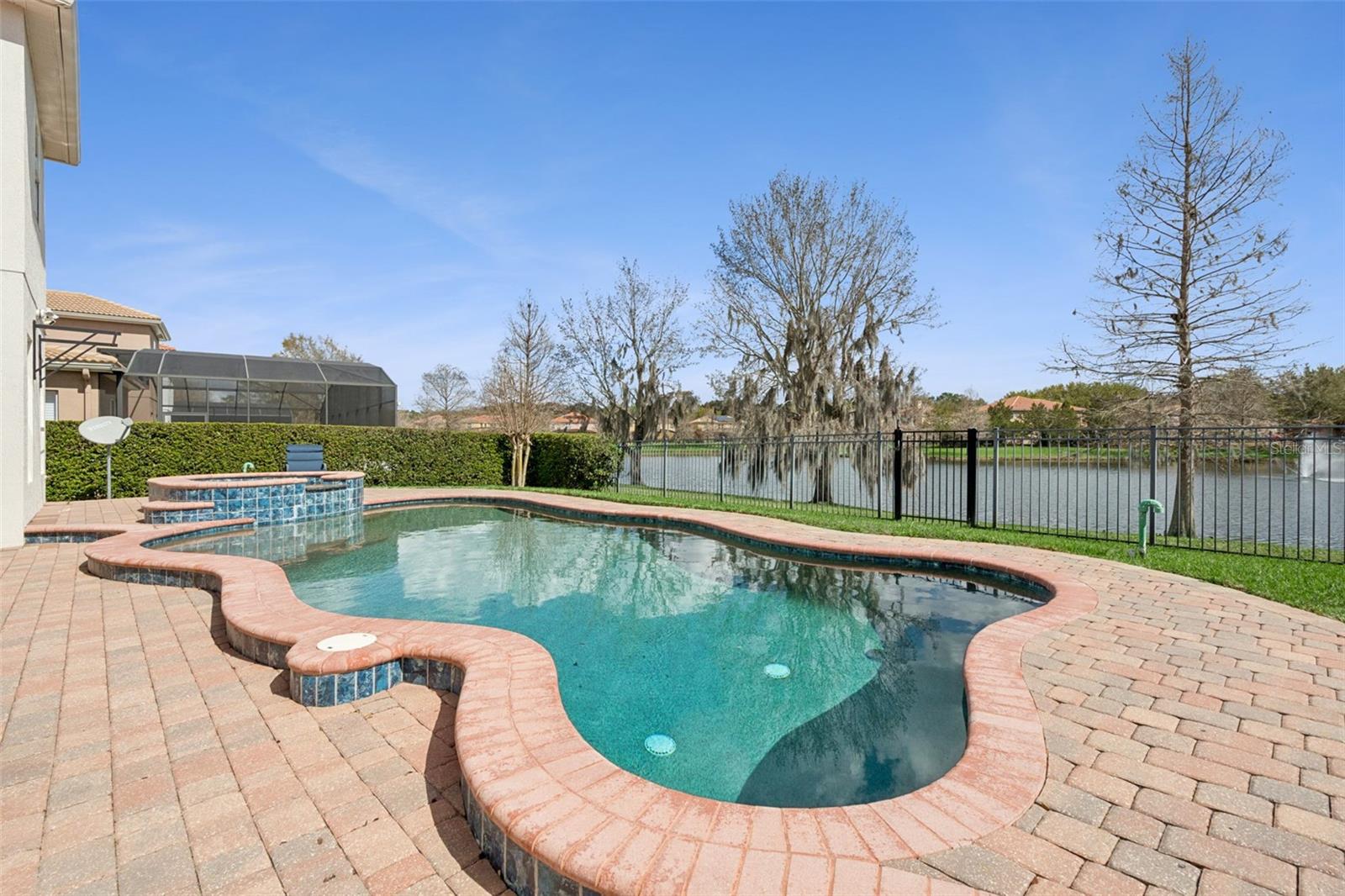 BRONSONS LNDGS F & M - Residential