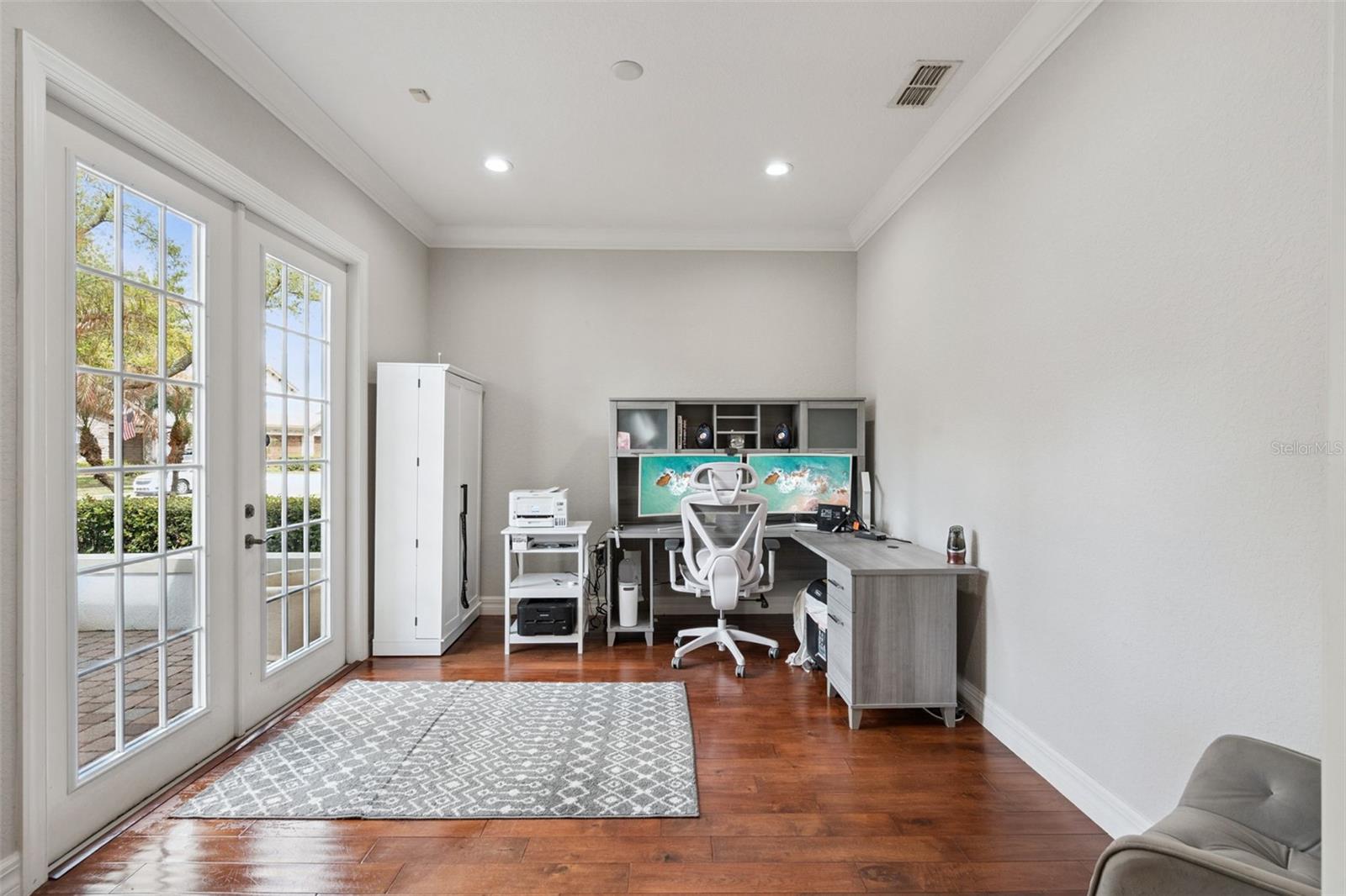 BRONSONS LNDGS F & M - Residential