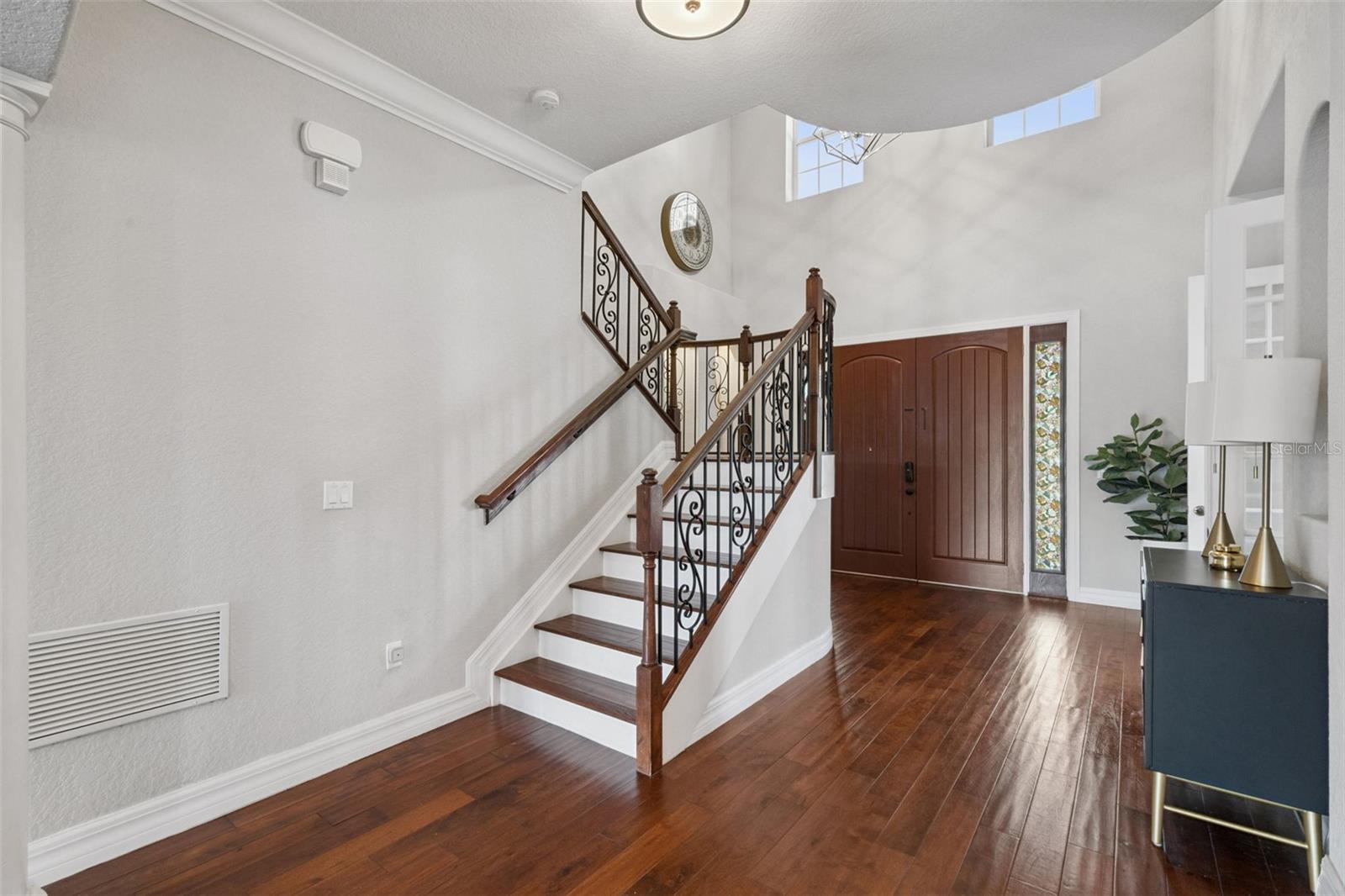 BRONSONS LNDGS F & M - Residential