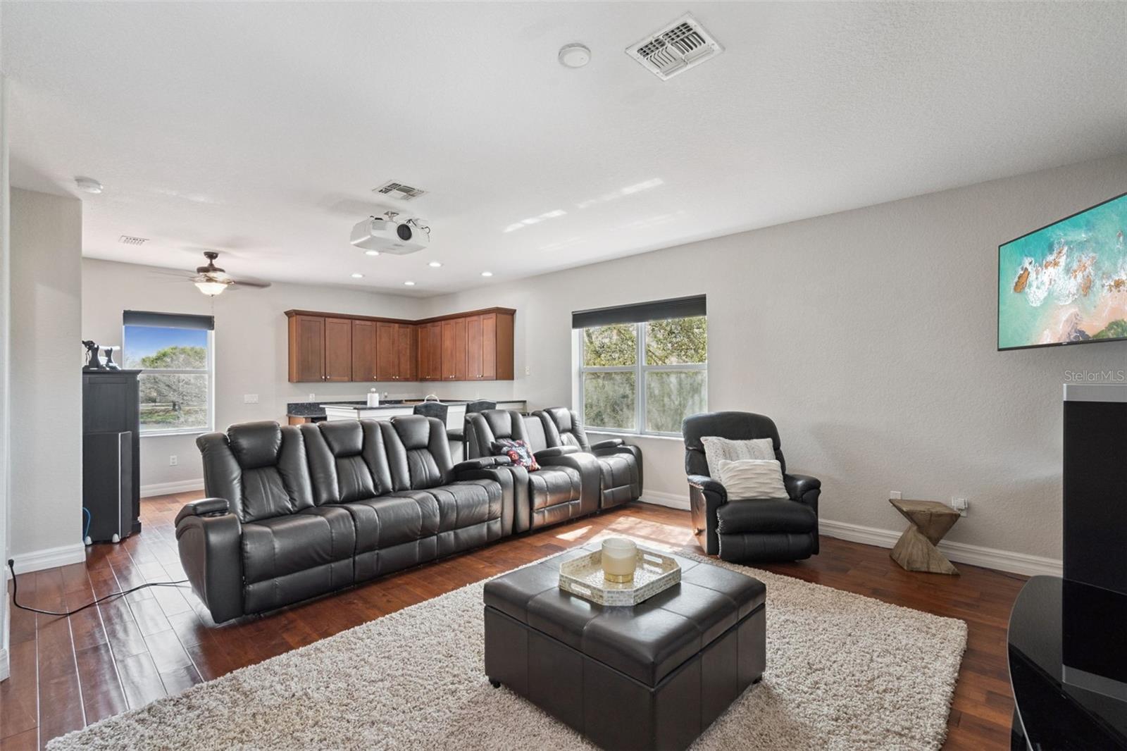 BRONSONS LNDGS F & M - Residential