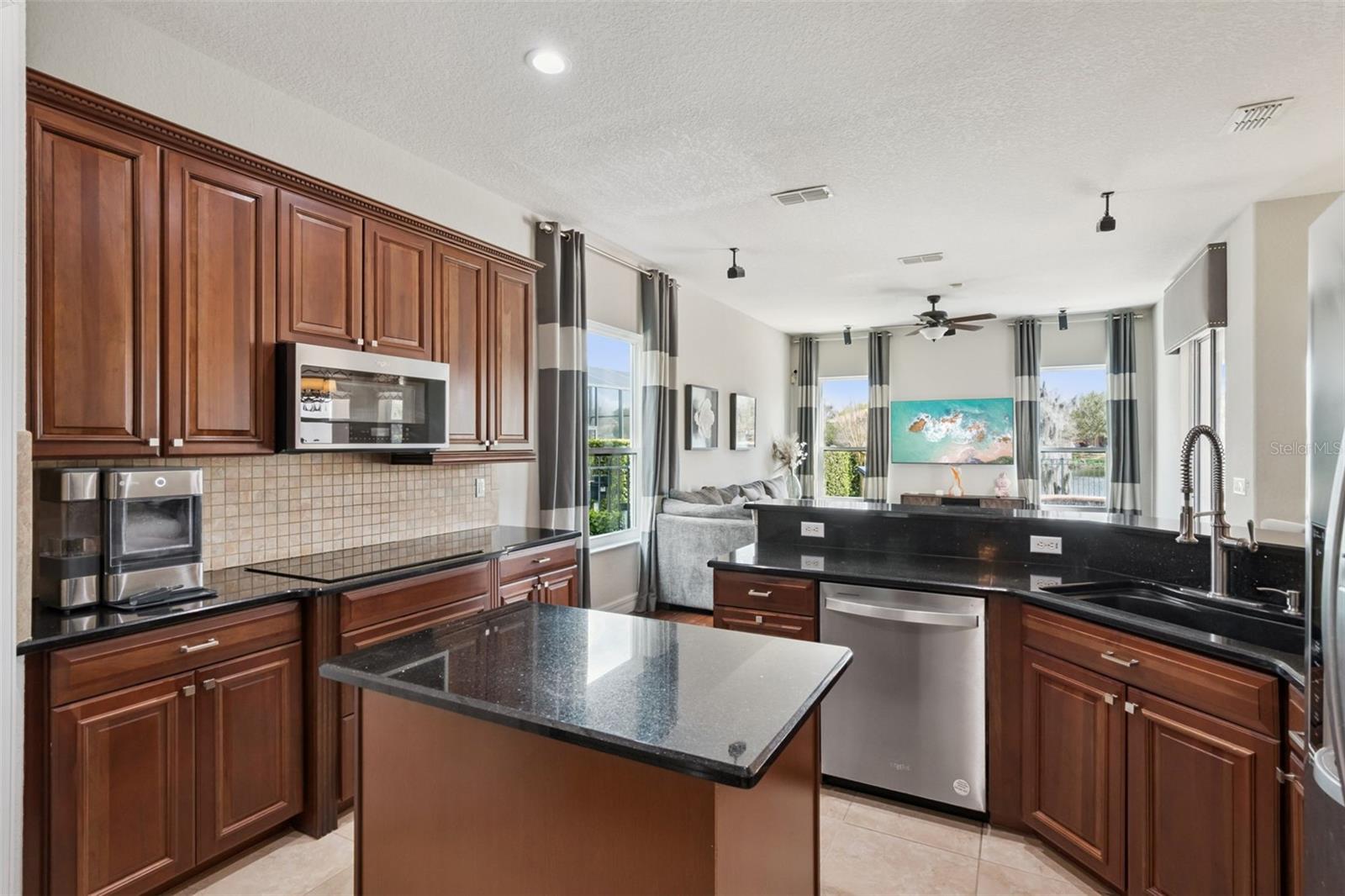 BRONSONS LNDGS F & M - Residential