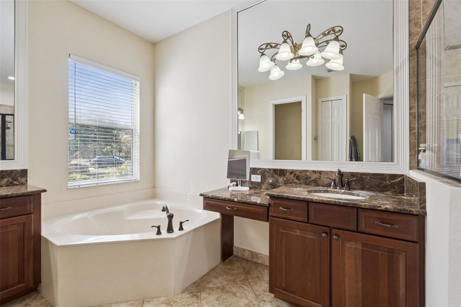 BRONSONS LNDGS F & M - Residential