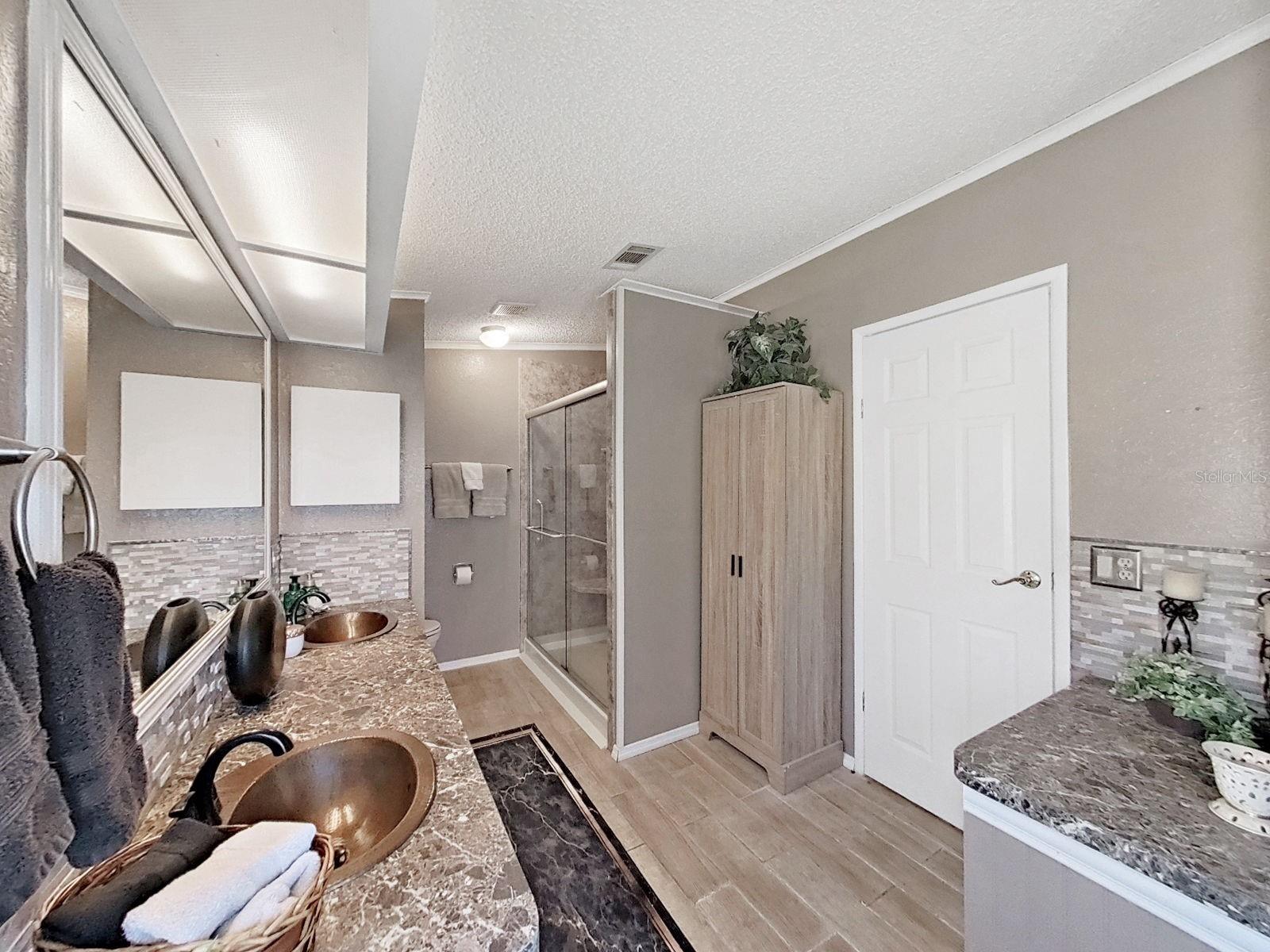 FOXWOOD LAKE ESTATES - Residential