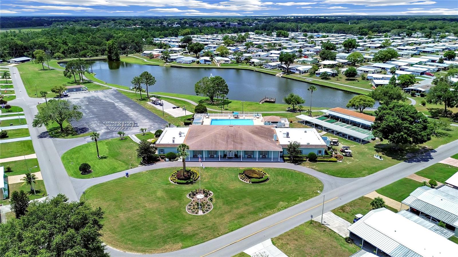 FOXWOOD LAKE ESTATES - Residential