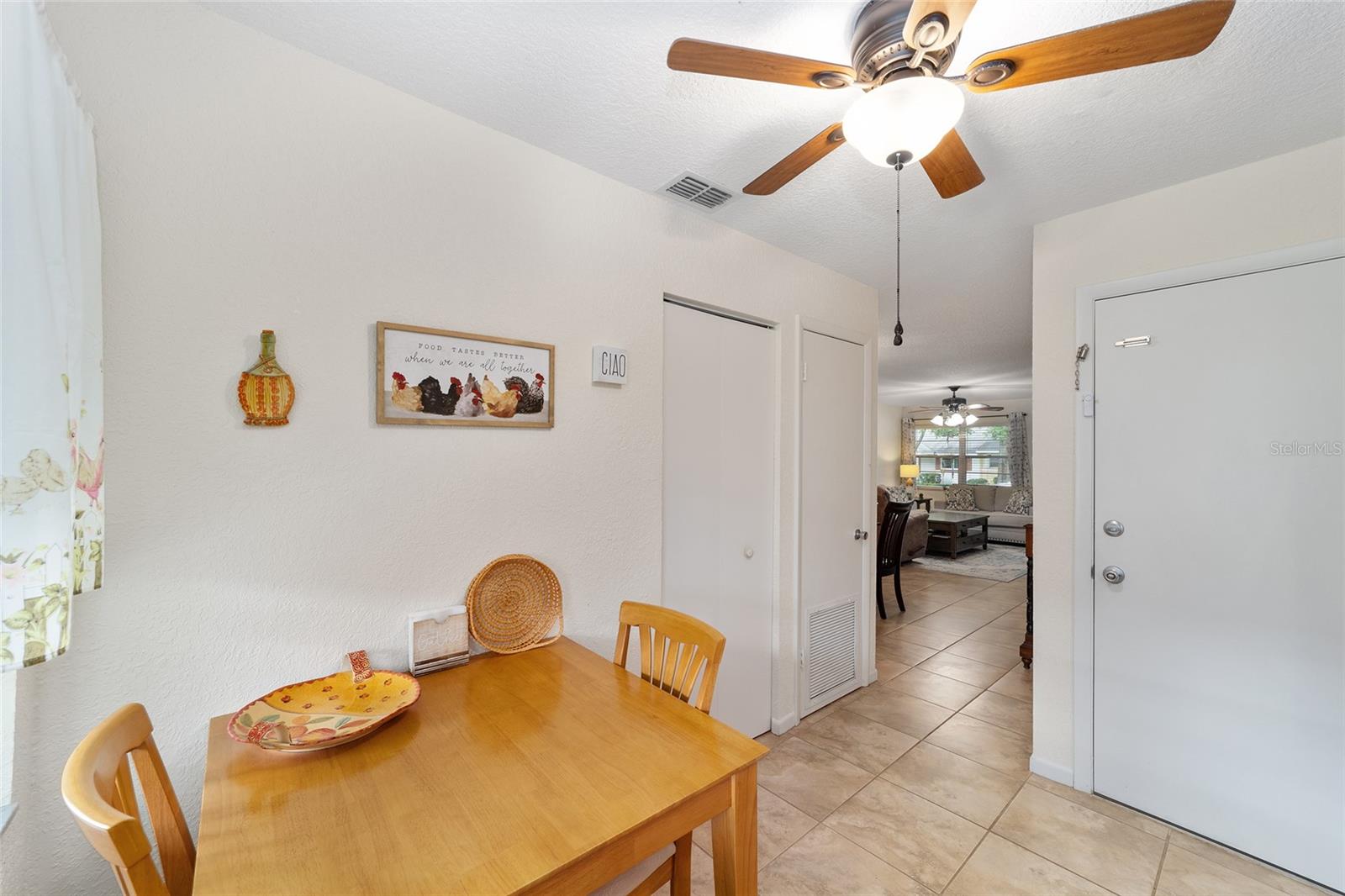 ON TOP OF THE WORLD - Residential