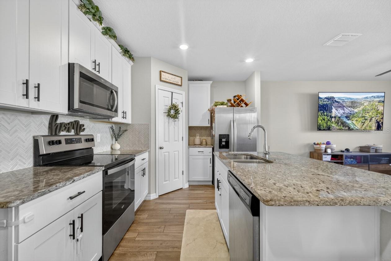 PRAIRIE MDWS - Residential