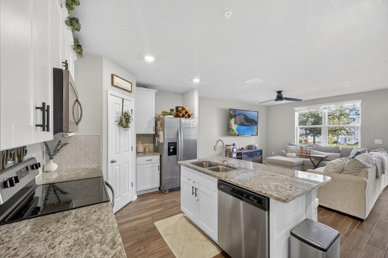 PRAIRIE MDWS - Residential