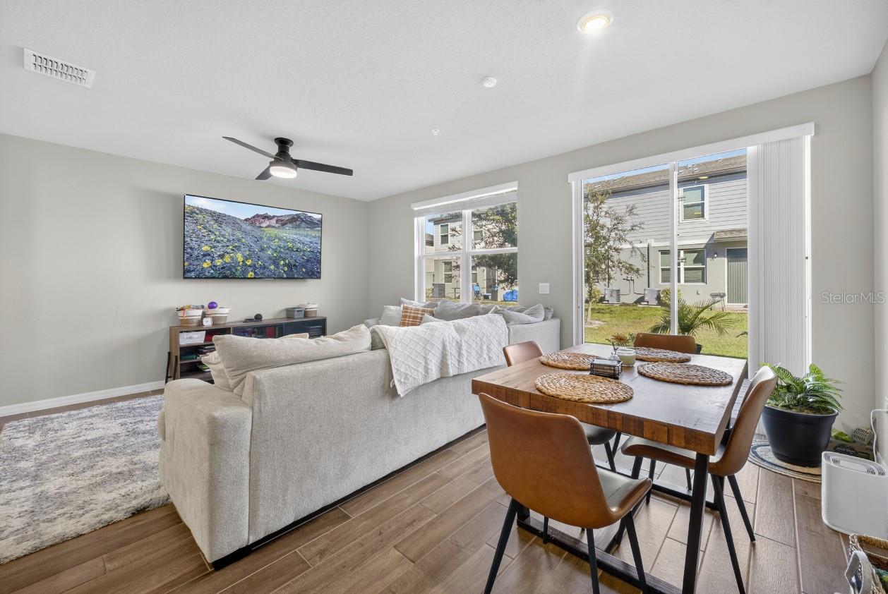 PRAIRIE MDWS - Residential