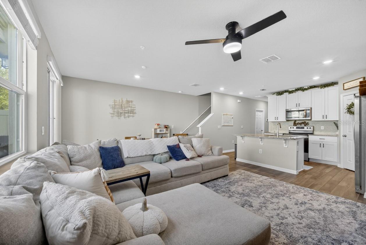 PRAIRIE MDWS - Residential