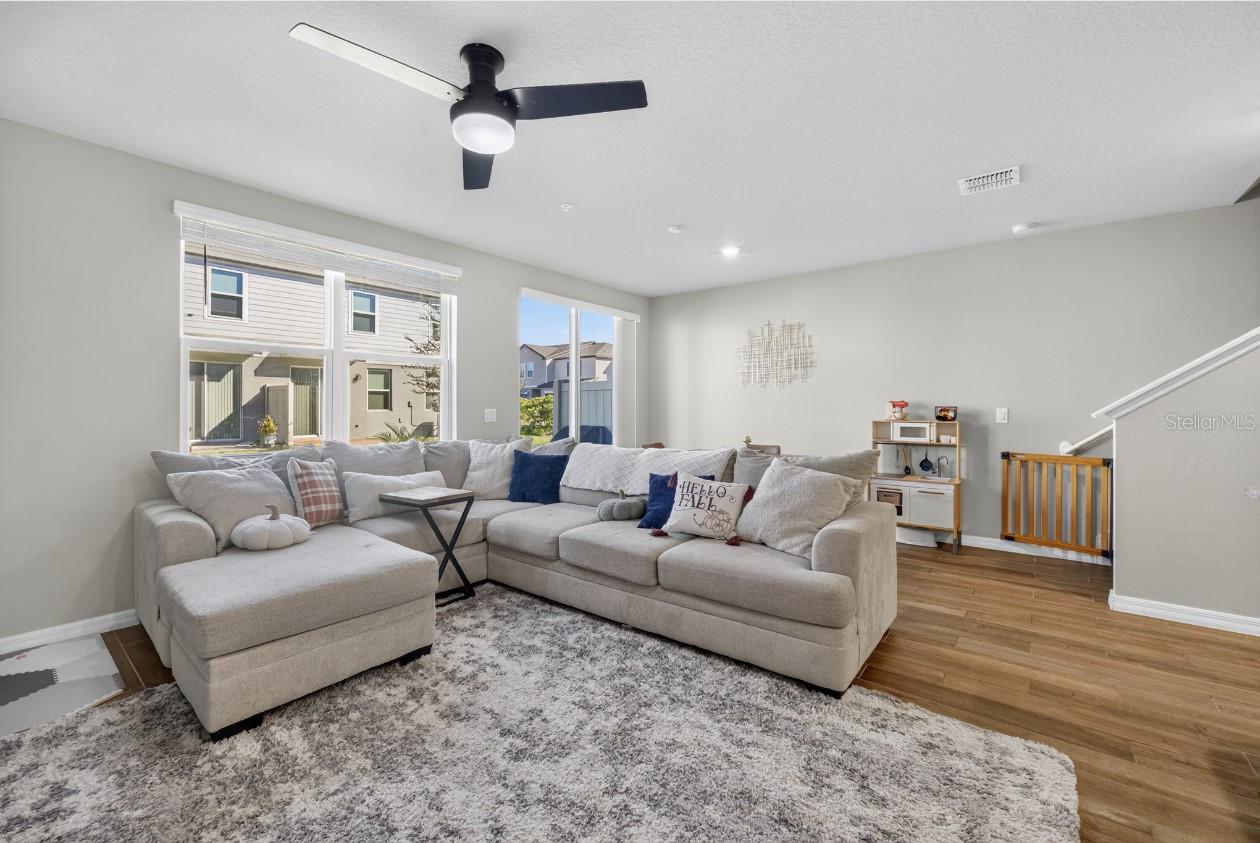 PRAIRIE MDWS - Residential