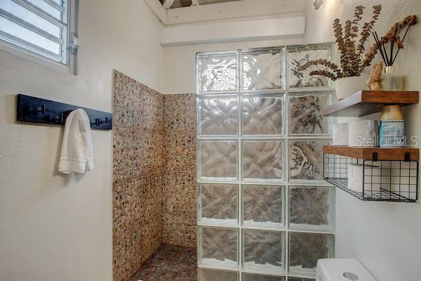 DEWEY - Commercial Sale