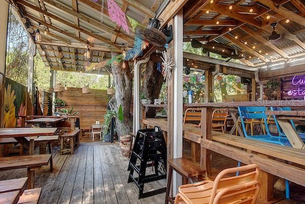 DEWEY - Commercial Sale